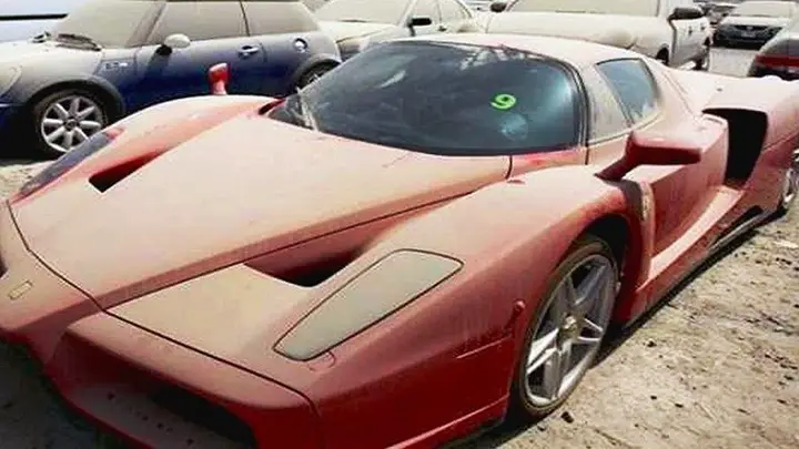 You are currently viewing Why thousands of expensive cars are abandoned in Dubai